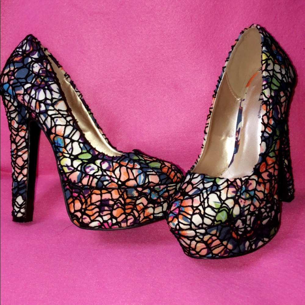 Shoes - Picture 2 of 3